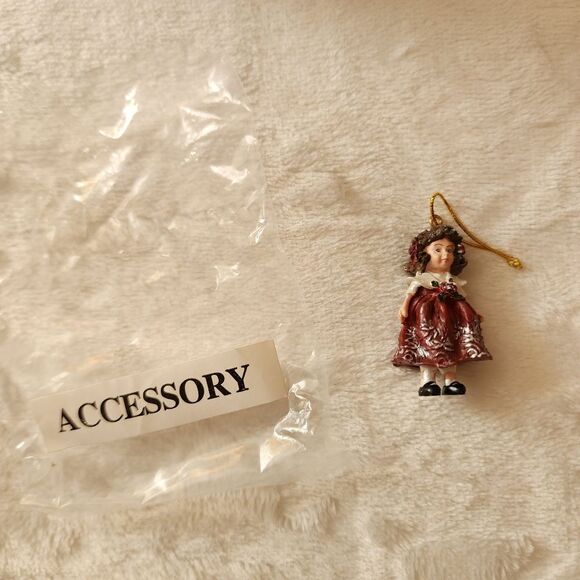 Marie Osmond Porcelain Doll "Young Love Rosebud" Miniature Reproduction 9" - Picture 10 of 13